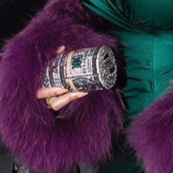 Meet your Posher, Sandra - Picture 1 of 1